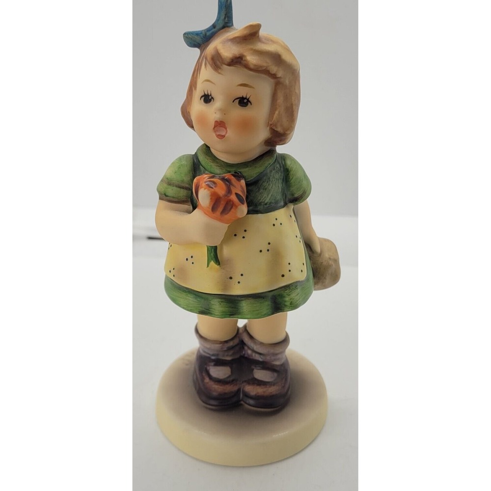 1981 M.J. Hummel Goebel The Surprise Figurine w/Germany #431